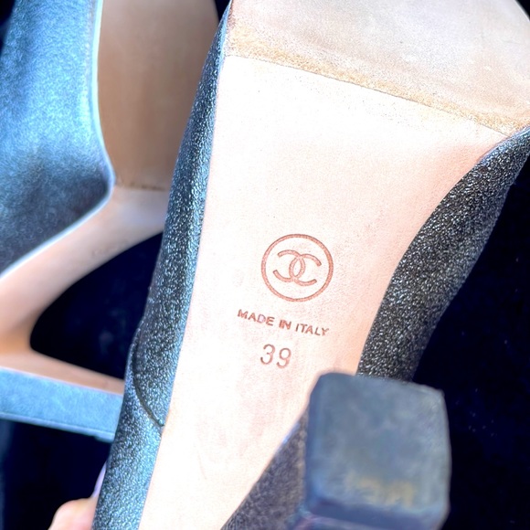 CHANEL SILVER METALLIC LEATHER  HIGH HEEL ANKLE BOOTIES ! - 9 - GORGEOUS !🔥💋 - Picture 13 of 15